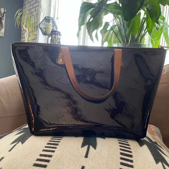 ⭐️ SOLD ⭐️ Louis Vuitton - Vernis Bellevue PM in Amarente - Picture 2 of 12